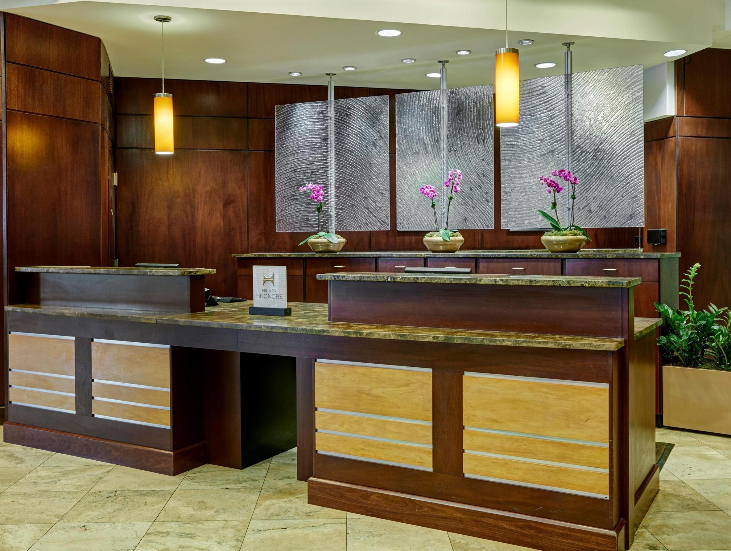 Hotel Doubletree By Hilton Charlotte Uptown Exterior foto