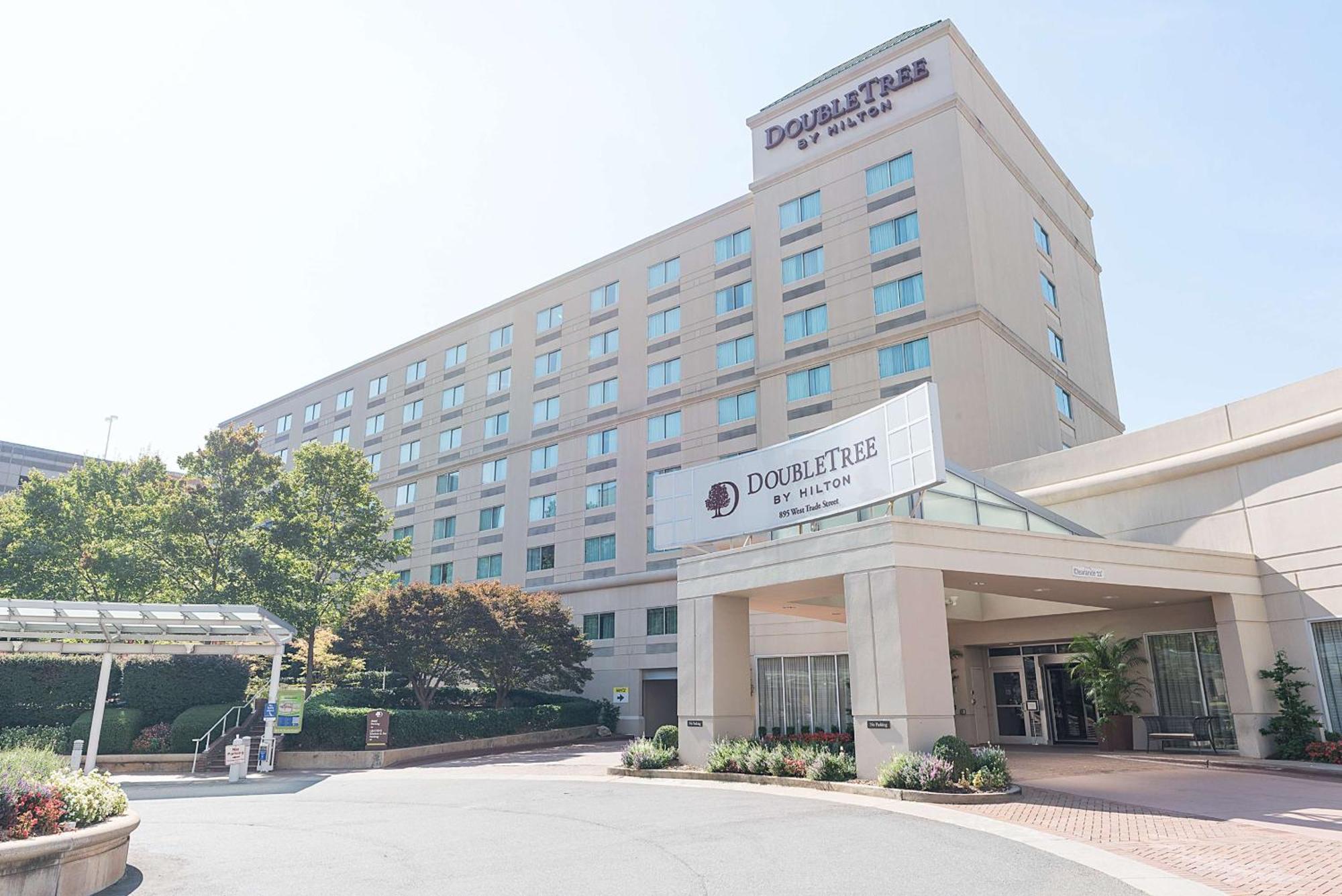 Hotel Doubletree By Hilton Charlotte Uptown Exterior foto