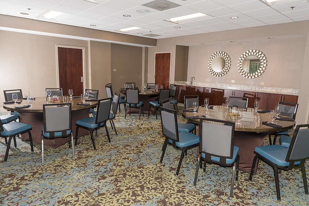 Hotel Doubletree By Hilton Charlotte Uptown Einrichtungen foto